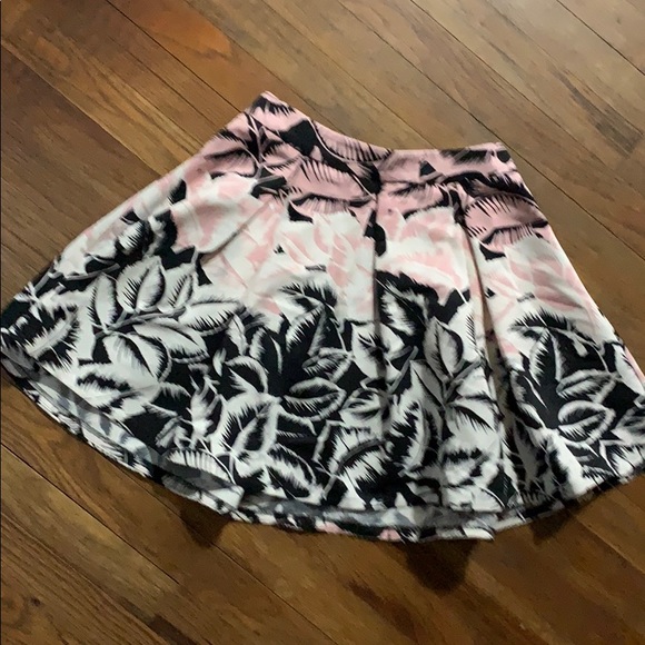 Express floral skirt - Picture 9 of 9